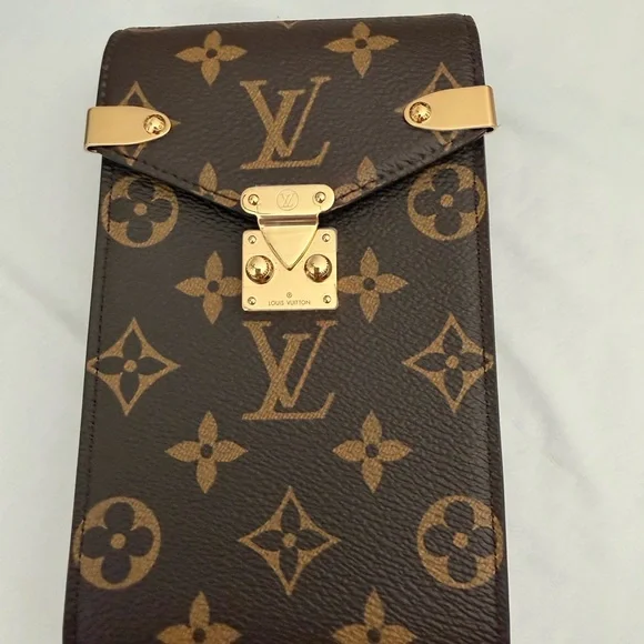 Louis Vuitton Tan and White Tag - Picture 9 of 11